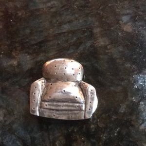 Sterling CHAIR Pin🌺